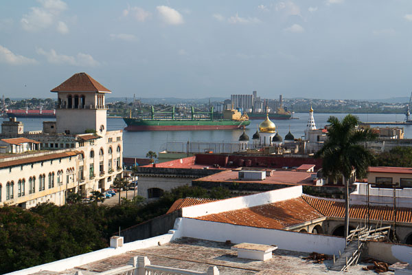 Habana Vieja - uitzicht Iglesia y Convento de San Francisco de Asis